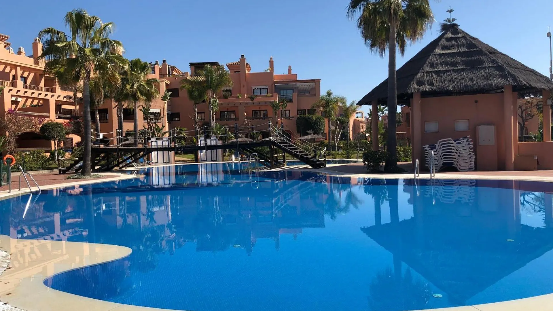 アパート 1197: 3 Bedroom Grd Floor Apt Hacienda Del Sol エステポナ