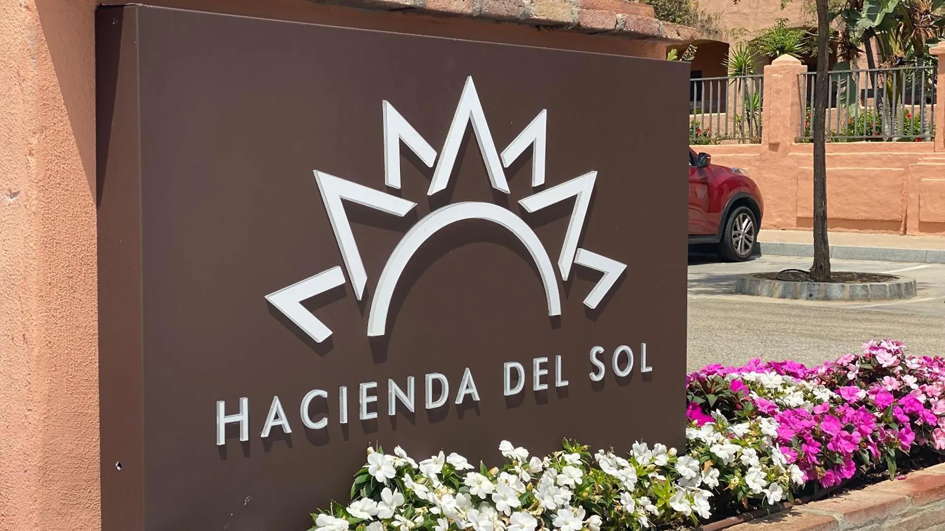 アパート 1197: 3 Bedroom Grd Floor Apt Hacienda Del Sol エステポナ